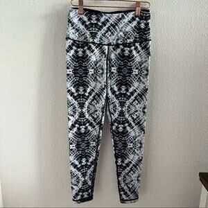 Victoria’s Secret Sport Knockout Tight Neutral Tie Dye Small